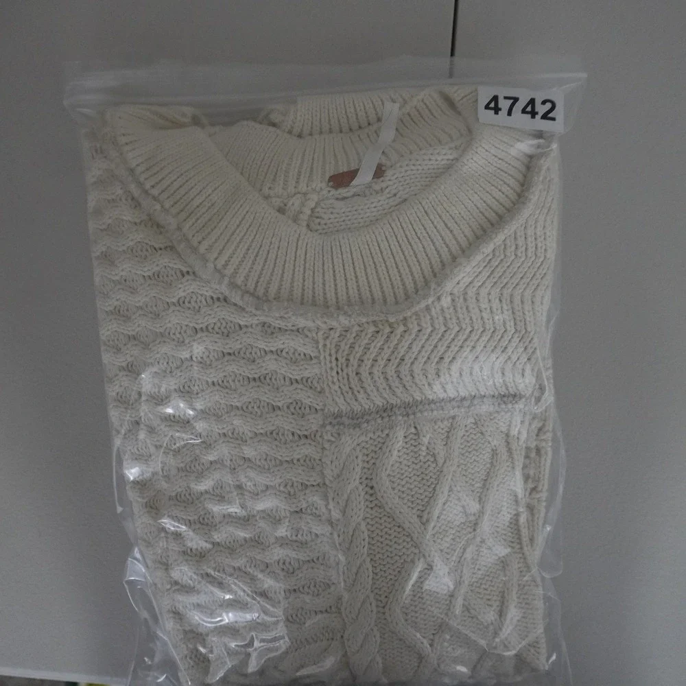 Free People Sweater Vest Womens Size M Ivory Patchwork Cable Knit Relaxed Fit